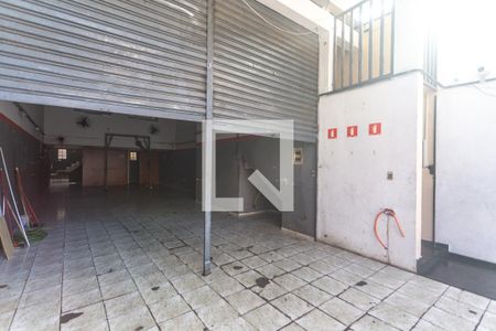 Casa à venda com 407m², 2 quartos e 2 vagas Casa à venda com 407m², 2 quartos e 2 vagasGaragem