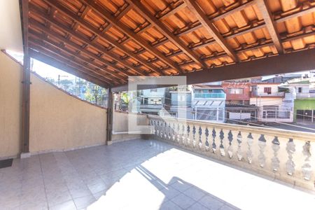 Casa à venda com 407m², 2 quartos e 2 vagas Casa à venda com 407m², 2 quartos e 2 vagasVaranda