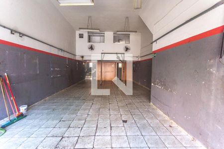 Casa à venda com 407m², 2 quartos e 2 vagas Casa à venda com 407m², 2 quartos e 2 vagasGaragem