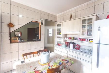 Casa à venda com 407m², 2 quartos e 2 vagas Casa à venda com 407m², 2 quartos e 2 vagasCozinha