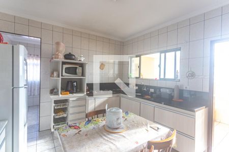 Casa à venda com 407m², 2 quartos e 2 vagas Casa à venda com 407m², 2 quartos e 2 vagasCozinha