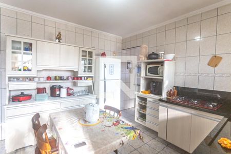 Casa à venda com 407m², 2 quartos e 2 vagas Casa à venda com 407m², 2 quartos e 2 vagasCozinha