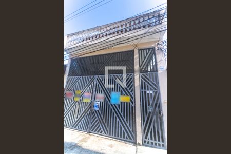 Casa à venda com 407m², 2 quartos e 2 vagas Casa à venda com 407m², 2 quartos e 2 vagasFachada