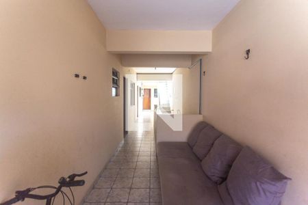 Casa à venda com 407m², 2 quartos e 2 vagas Casa à venda com 407m², 2 quartos e 2 vagasQuintal