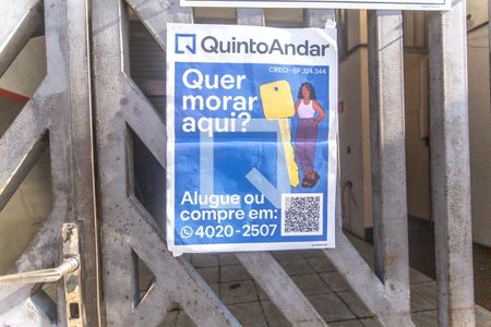 Casa à venda com 407m², 2 quartos e 2 vagas Casa à venda com 407m², 2 quartos e 2 vagasFachada