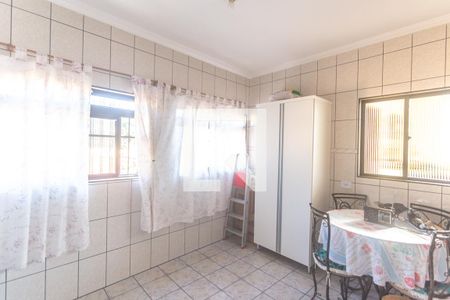 Casa à venda com 407m², 2 quartos e 2 vagas Casa à venda com 407m², 2 quartos e 2 vagasDespensa