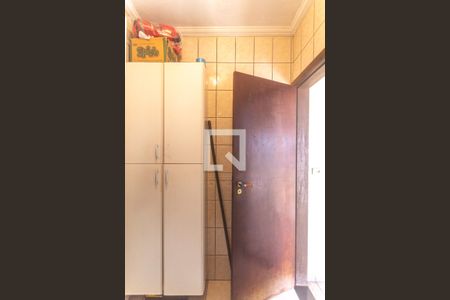 Casa à venda com 407m², 2 quartos e 2 vagas Casa à venda com 407m², 2 quartos e 2 vagasBanheiro de serviço