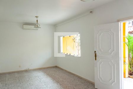 Sala de casa de condomínio à venda com 3 quartos, 200m² em Itanhangá, Rio de Janeiro