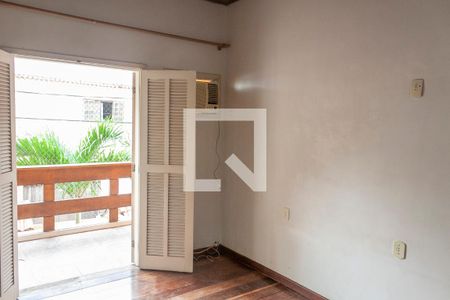 Casa de condomínio à venda com 200m², 3 quartos e 1 vagaQuarto 2 Suíte