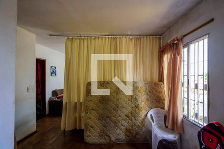 Sala de casa à venda com 2 quartos, 70m² em Vila Nova, Porto Alegre