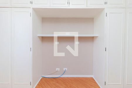 Quarto 1 de apartamento para alugar com 2 quartos, 75m² em Vila Congonhas, São Paulo