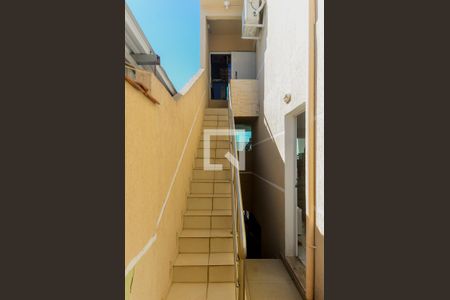 Casa para alugar com 90m², 2 quartos e 1 vagaEscada de Entrada