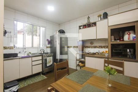 Casa à venda com 198m², 3 quartos e 3 vagasCozinha