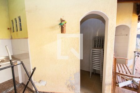 Casa para alugar com 690m², 4 quartos e 4 vagasBanheiro feminino externo