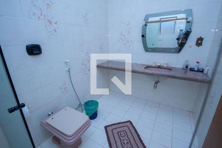 Casa para alugar com 690m², 4 quartos e 4 vagasBanheiro da Suíte 1 