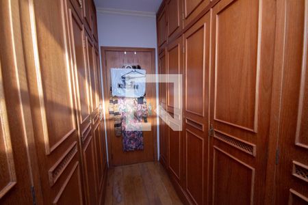 Casa para alugar com 690m², 4 quartos e 4 vagasSuíte 2 - Closet