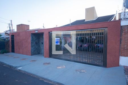 Casa para alugar com 690m², 4 quartos e 4 vagasFachada