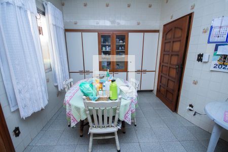 Casa para alugar com 690m², 4 quartos e 4 vagasCozinha