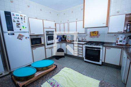 Casa para alugar com 690m², 4 quartos e 4 vagasCozinha