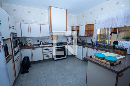 Casa para alugar com 690m², 4 quartos e 4 vagasCozinha