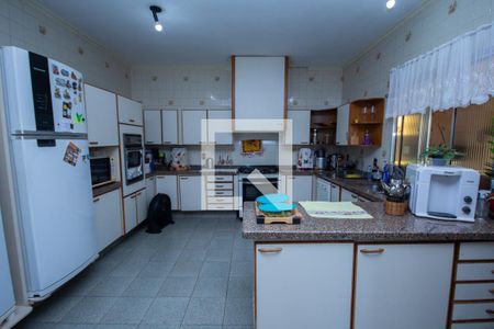 Casa para alugar com 690m², 4 quartos e 4 vagasCozinha