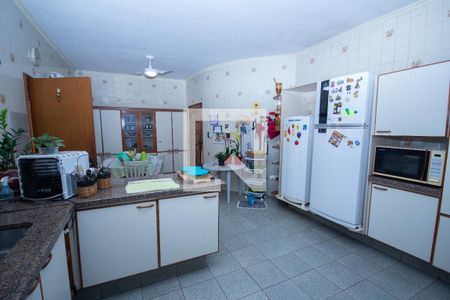 Casa para alugar com 690m², 4 quartos e 4 vagasCozinha