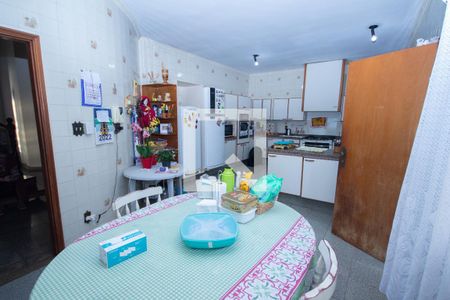 Casa para alugar com 690m², 4 quartos e 4 vagasCozinha