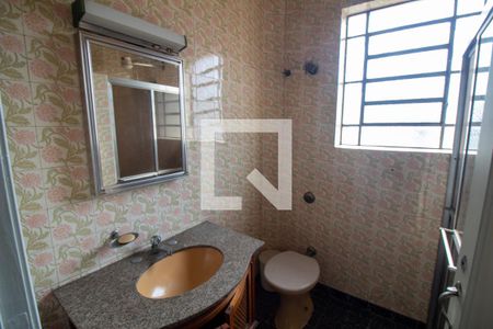 Casa à venda com 192m², 4 quartos e 1 vagaBanheiro 2