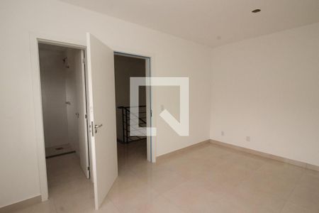 Casa à venda com 88m², 3 quartos e 2 vagasSuíte 2