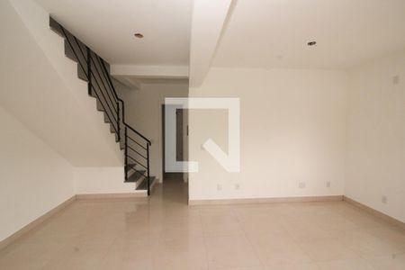 Sala de casa à venda com 3 quartos, 88m² em Espírito Santo, Porto Alegre
