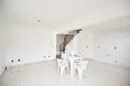 Sala/Cozinha de casa para alugar com 3 quartos, 101m² em Guarujá, Porto Alegre