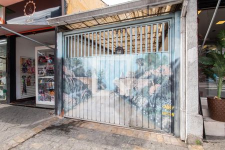 Casa à venda com 286m², 4 quartos e 3 vagasFachada