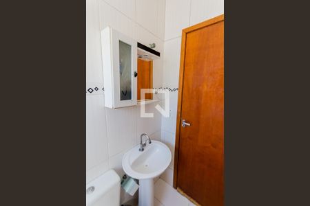 Banheiro de apartamento à venda com 2 quartos, 52m² em Jardim das Maravilhas, Santo André