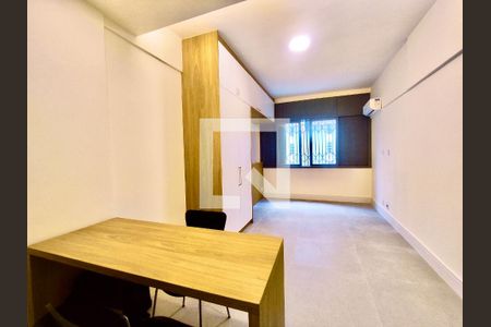 Sala de kitnet/studio para alugar com 1 quarto, 27m² em Copacabana, Rio de Janeiro