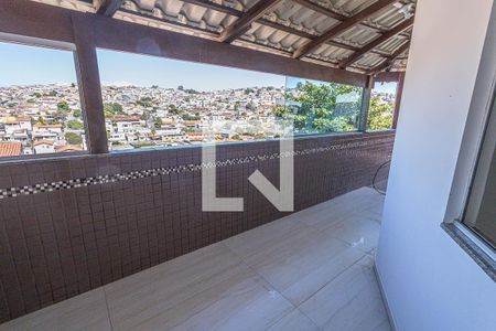 Casa à venda com 275m², 3 quartos e 2 vagasÁrea de serviço