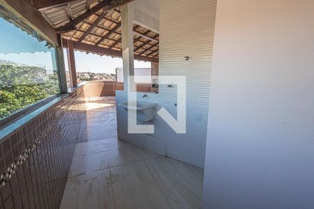 Casa à venda com 275m², 3 quartos e 2 vagasÁrea de serviço