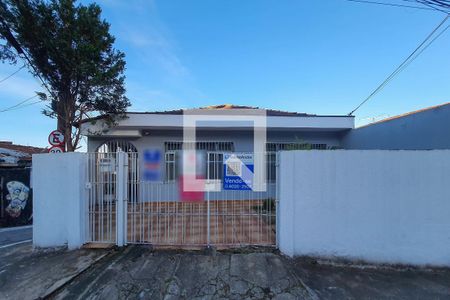 Casa à venda com 219m², 2 quartos e 5 vagasFachada