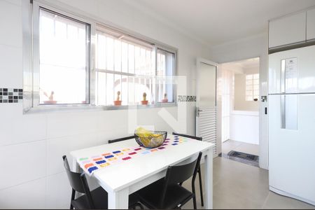 Casa à venda com 219m², 2 quartos e 5 vagasCozinha