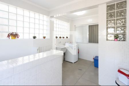 Casa à venda com 219m², 2 quartos e 5 vagasLavanderia