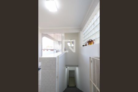 Casa à venda com 219m², 2 quartos e 5 vagasEscada