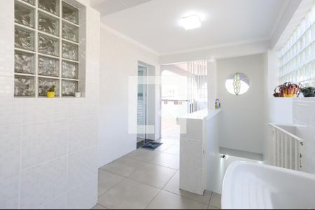 Casa à venda com 219m², 2 quartos e 5 vagasLavanderia