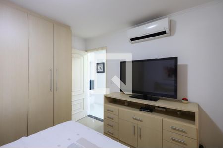 Casa à venda com 219m², 2 quartos e 5 vagasSuíte