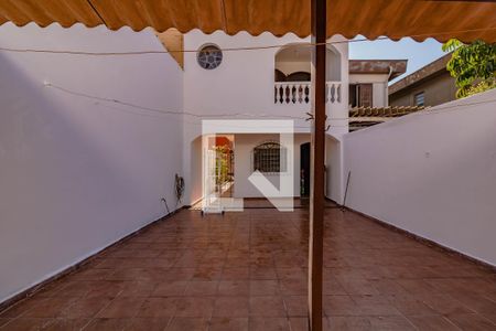 Casa à venda com 165m², 3 quartos e 2 vagasQuintal