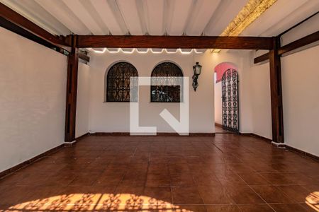 Casa à venda com 165m², 3 quartos e 2 vagas Casa à venda com 165m², 3 quartos e 2 vagasQuintal