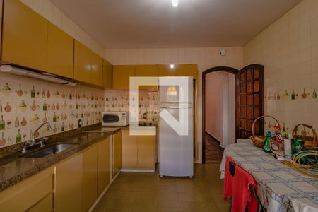 Casa à venda com 165m², 3 quartos e 2 vagas Casa à venda com 165m², 3 quartos e 2 vagasCozinha