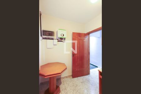 Casa à venda com 227m², 3 quartos e 2 vagasEscritório