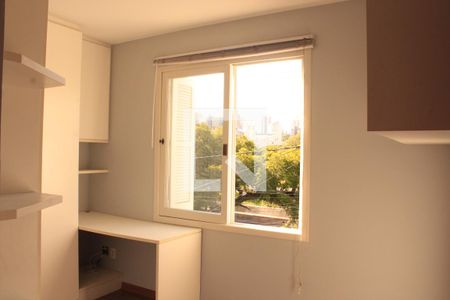 Quarto 1 de apartamento para alugar com 2 quartos, 70m² em Partenon, Porto Alegre