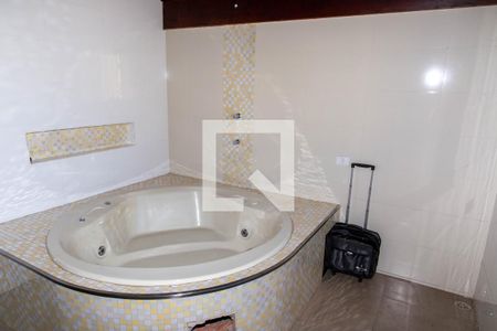 Casa à venda com 270m², 3 quartos e 4 vagas Casa à venda com 270m², 3 quartos e 4 vagasHidromassagem