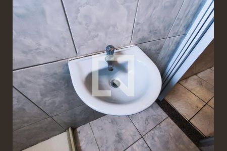 Casa para alugar com 34m², 2 quartos e sem vagaBanheiro - torneira