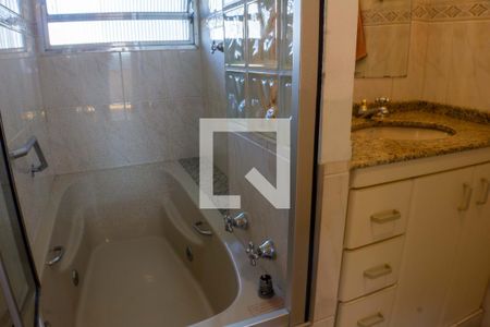 Banheiro de apartamento para alugar com 3 quartos, 130m² em Água Branca, São Paulo